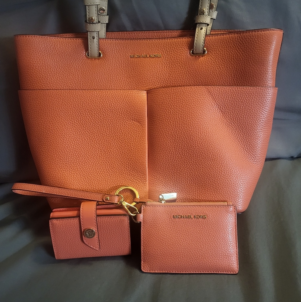 Michael Kors Tote Set